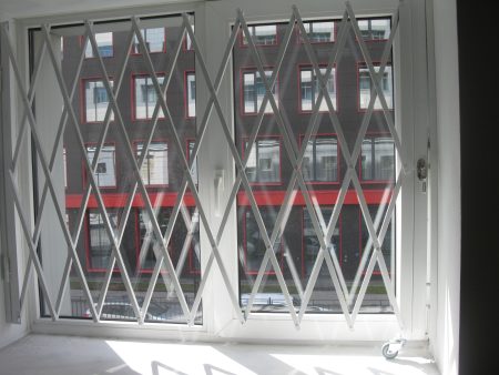 Раздвижная решетка